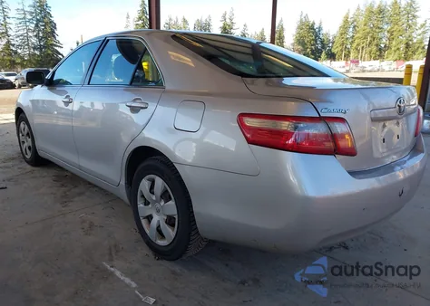 2009 Toyota Camry Le z USA, uszkodzony, nr VIN 4T4BE46K29R075946